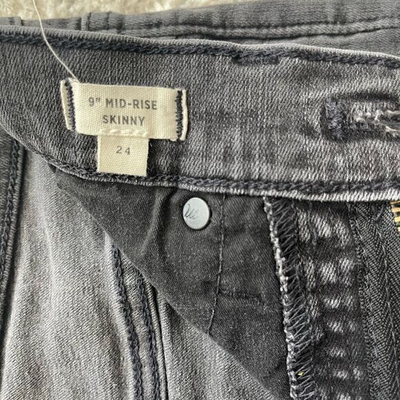 Madewell 9” Mid-Rise Skinny Jeans in Distressed Black Sea - Picture 9 of 13